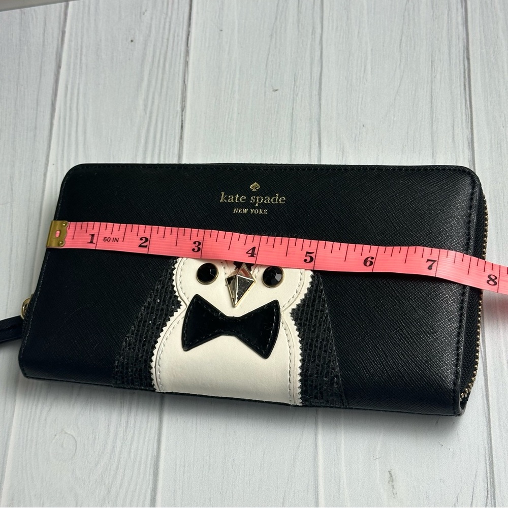 Kate Spade Penguin Rare Black White Zip Wallet - Picture 7 of 8